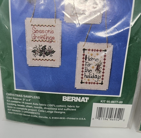 VTG Bernat CHRISTMAS TRADITIONS MINI STOCKING & SAMPLER Cross Stitch Kit Sealed - Picture 2 of 5